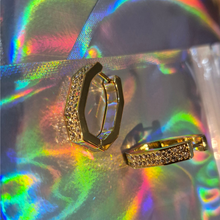 Cargar imagen en el visor de la galería, Aretes Swa. Brillos