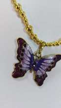 Cargar imagen en el visor de la galería, Collar mariposa morada