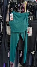 Cargar imagen en el visor de la galería, Set de leggins y top licka lycra talla ch