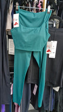 Cargar imagen en el visor de la galería, Set de leggins y top licka lycra talla ch