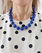 Cargar imagen en el visor de la galería, Collar bolitas azules chicle