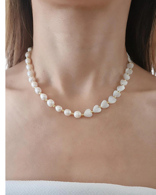 Collar perlas de río y corazones