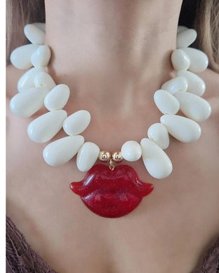 Collar maxi labios