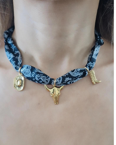 Collar toro paliacate seda negro