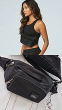 Cargar imagen en el visor de la galería, Crossbody @lo