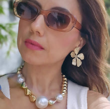 Cargar imagen en el visor de la galería, Aretes Flor