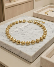 Cargar imagen en el visor de la galería, Collar bolitas dorado