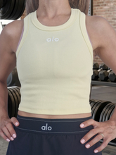 Cargar imagen en el visor de la galería, TANK top @lo amarillo pastel básico en Ch, M y G