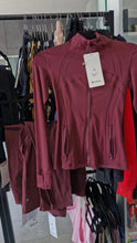 Cargar imagen en el visor de la galería, Sueter lulu vino 1XS y 1Ch