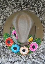 Cargar imagen en el visor de la galería, Sombrero pintado a mano